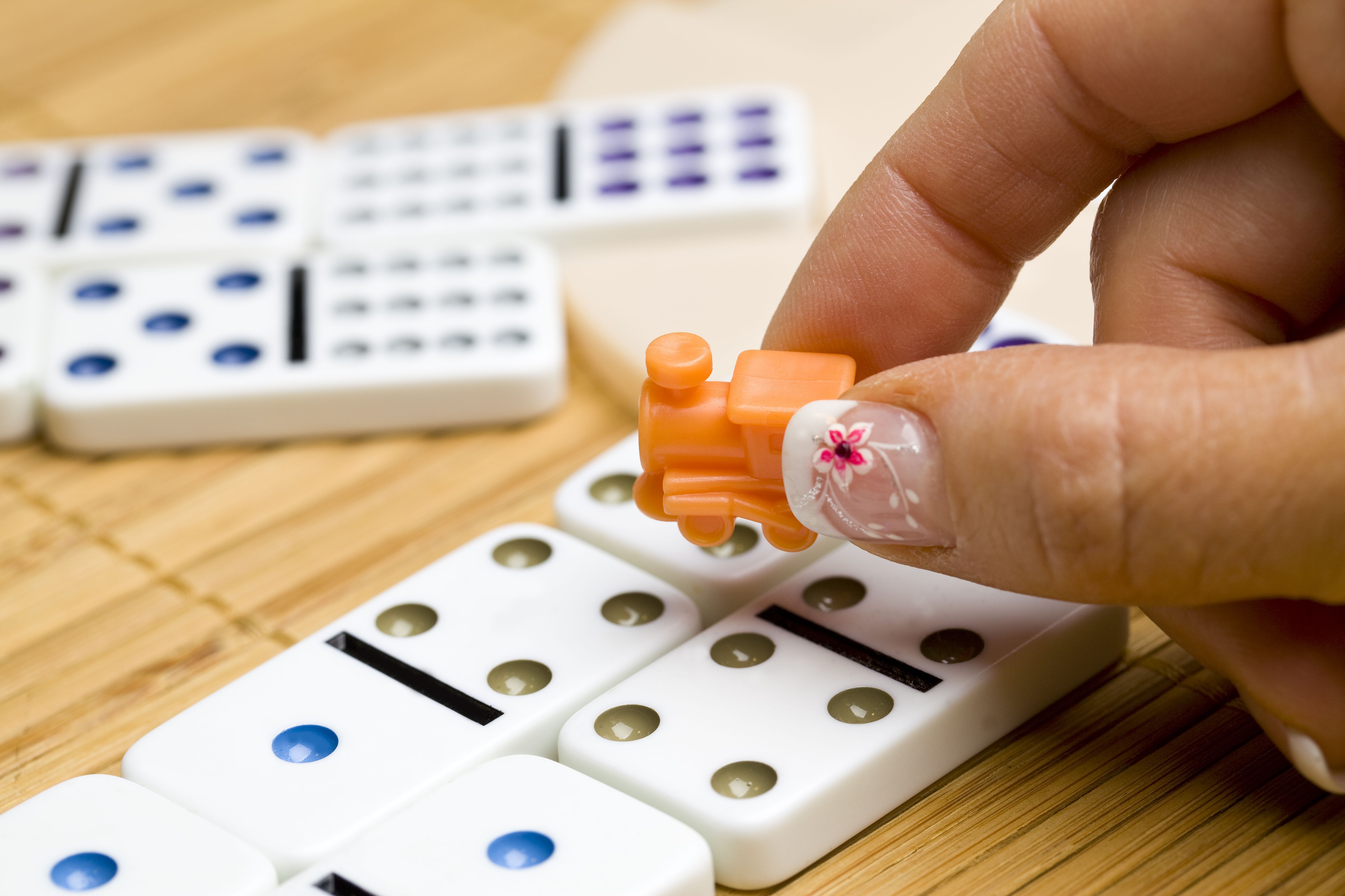 domino train game instructions